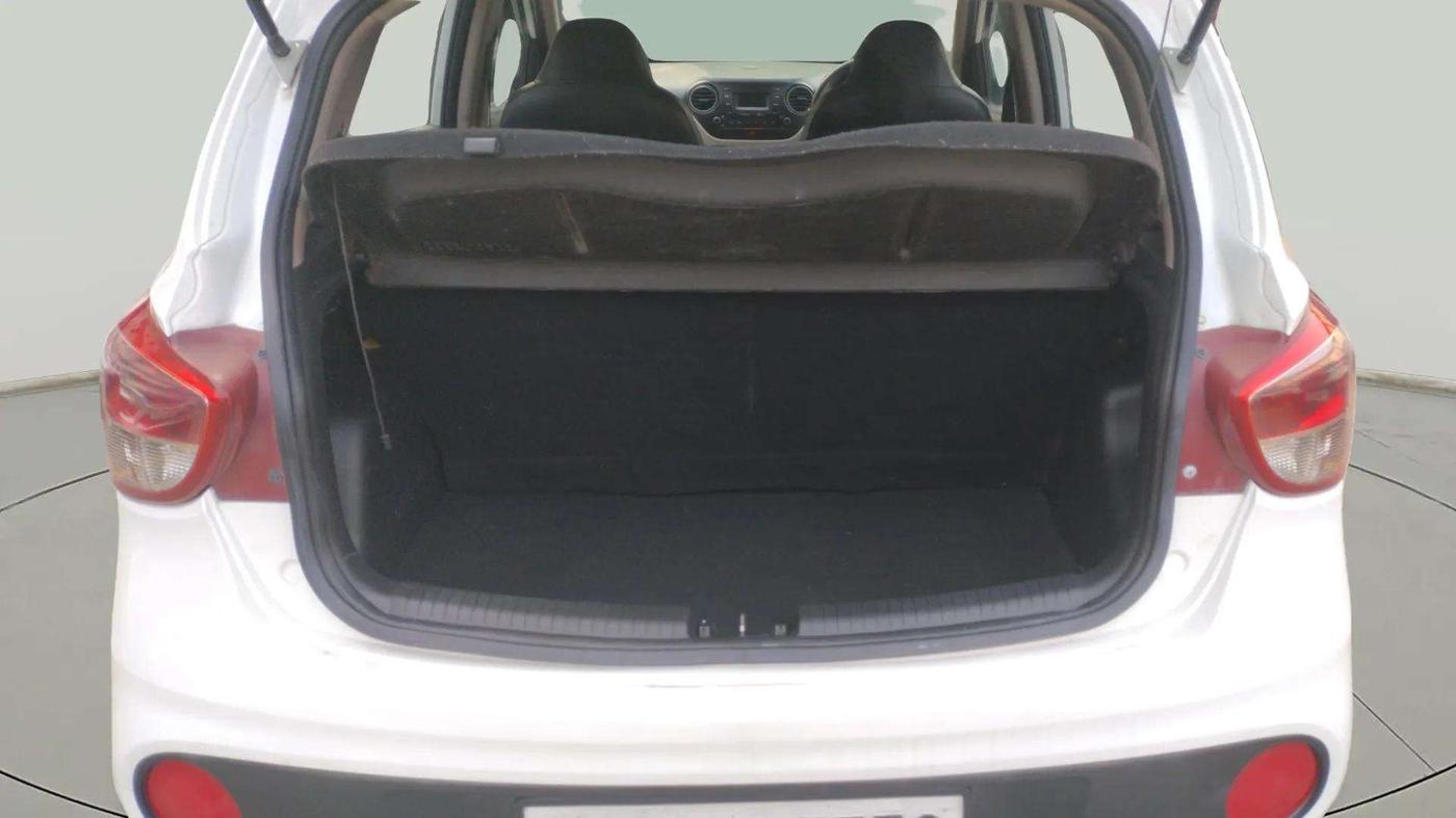2019 Hyundai Grand i10 MAGNA 1.2 KAPPA VTVT, Petrol, Manual, 56,646 km, Boot Inside