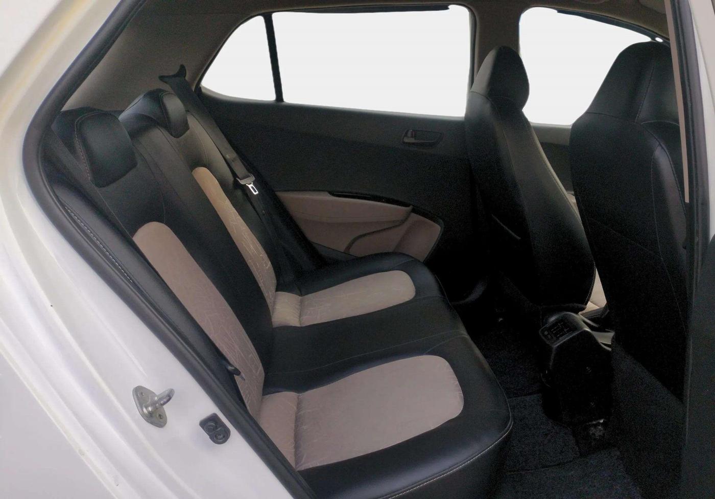 2019 Hyundai Grand i10 MAGNA 1.2 KAPPA VTVT, Petrol, Manual, 56,646 km, Right Side Rear Door Cabin