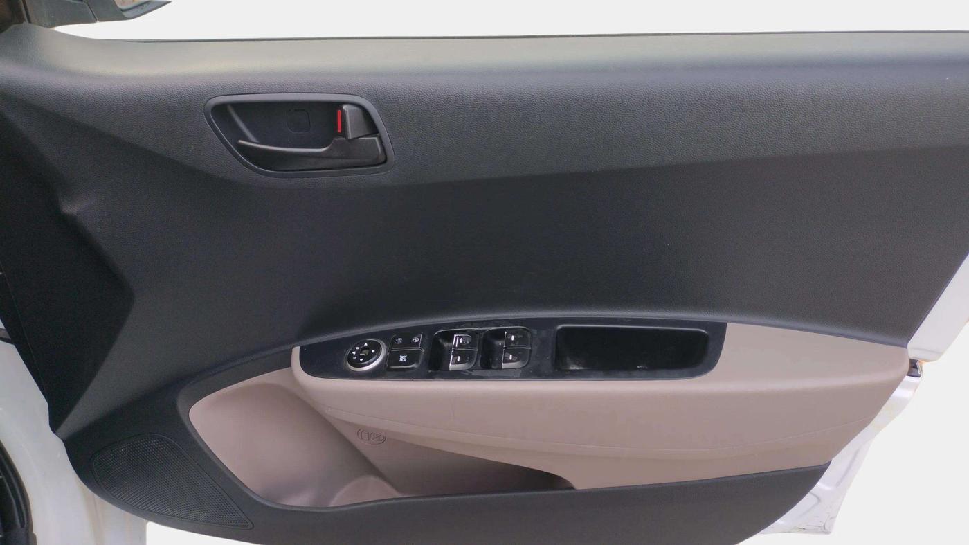 2019 Hyundai Grand i10 MAGNA 1.2 KAPPA VTVT, Petrol, Manual, 56,646 km, Driver Side Door Panels Control