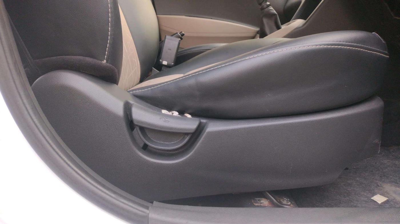 2019 Hyundai Grand i10 MAGNA 1.2 KAPPA VTVT, Petrol, Manual, 56,646 km, Driver Side Adjustment Panel