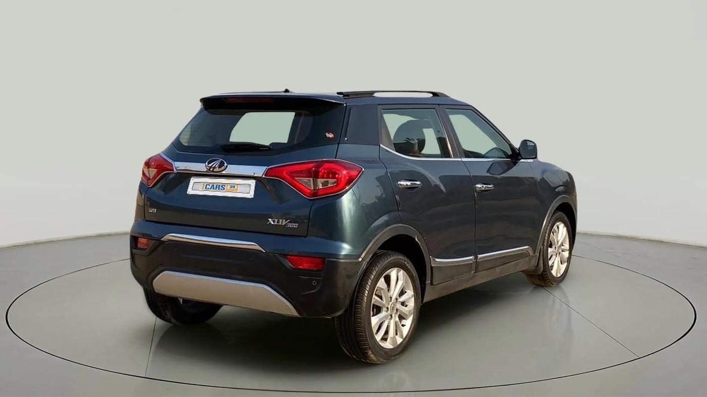 2021 Mahindra XUV300 W8 1.2 PETROL, Petrol, Manual, 32,642 km, Right Back Diagonal