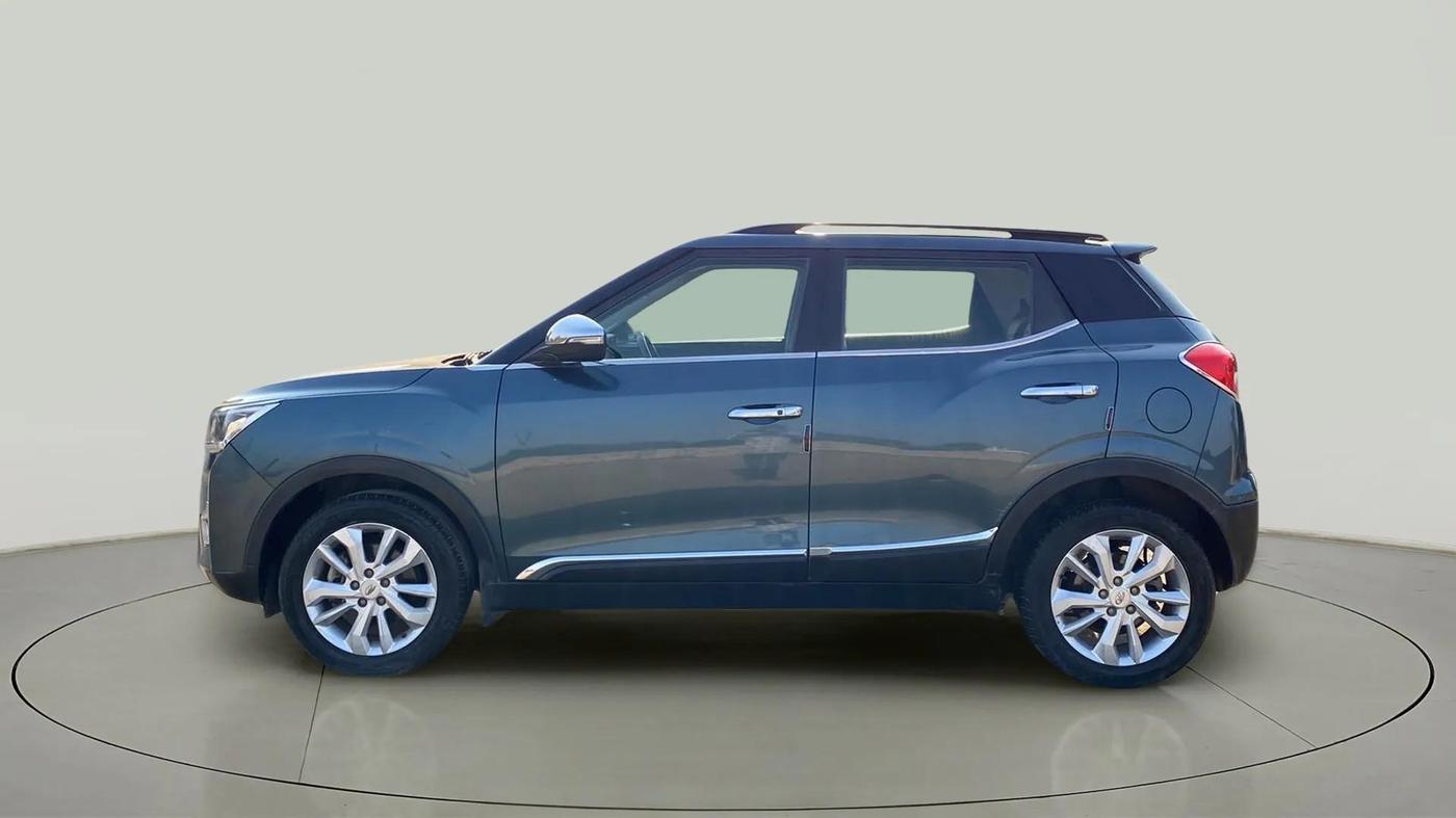 2021 Mahindra XUV300 W8 1.2 PETROL, Petrol, Manual, 32,642 km, Left Side