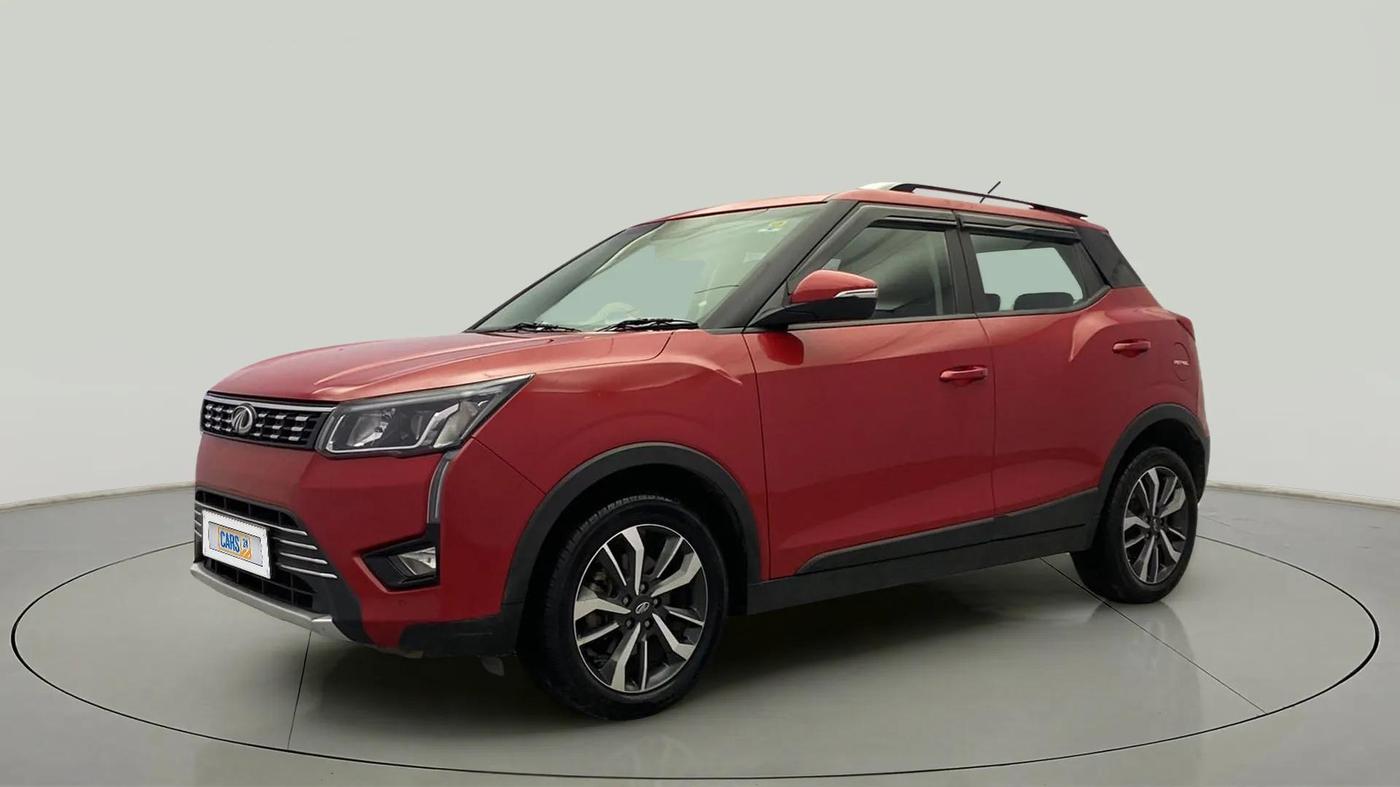 2019 Mahindra XUV300 W8 (O) 1.2 PETROL, Petrol, Manual, 26,225 km, Left Front Diagonal