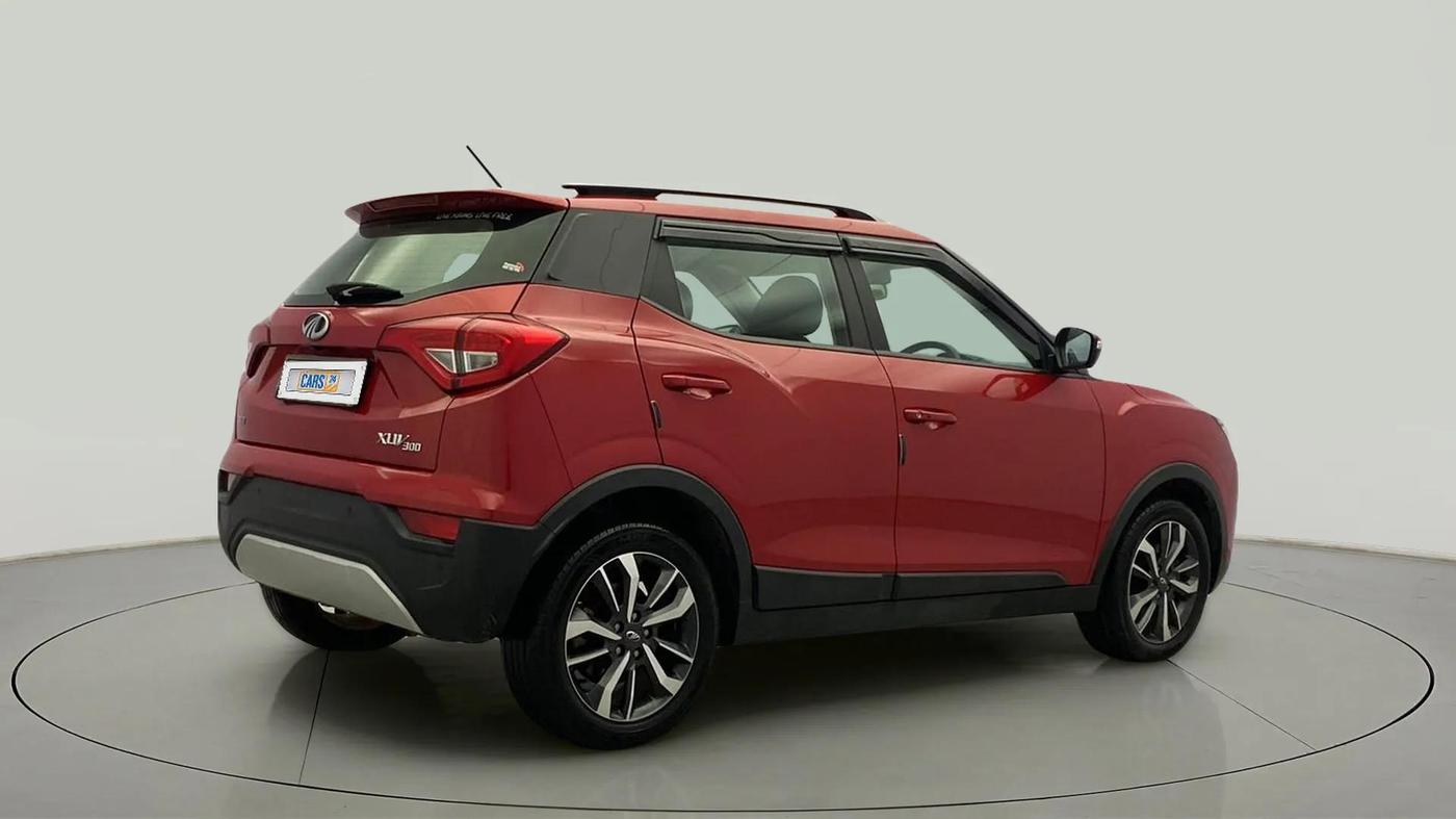 2019 Mahindra XUV300 W8 (O) 1.2 PETROL, Petrol, Manual, 26,225 km, Right Back Diagonal