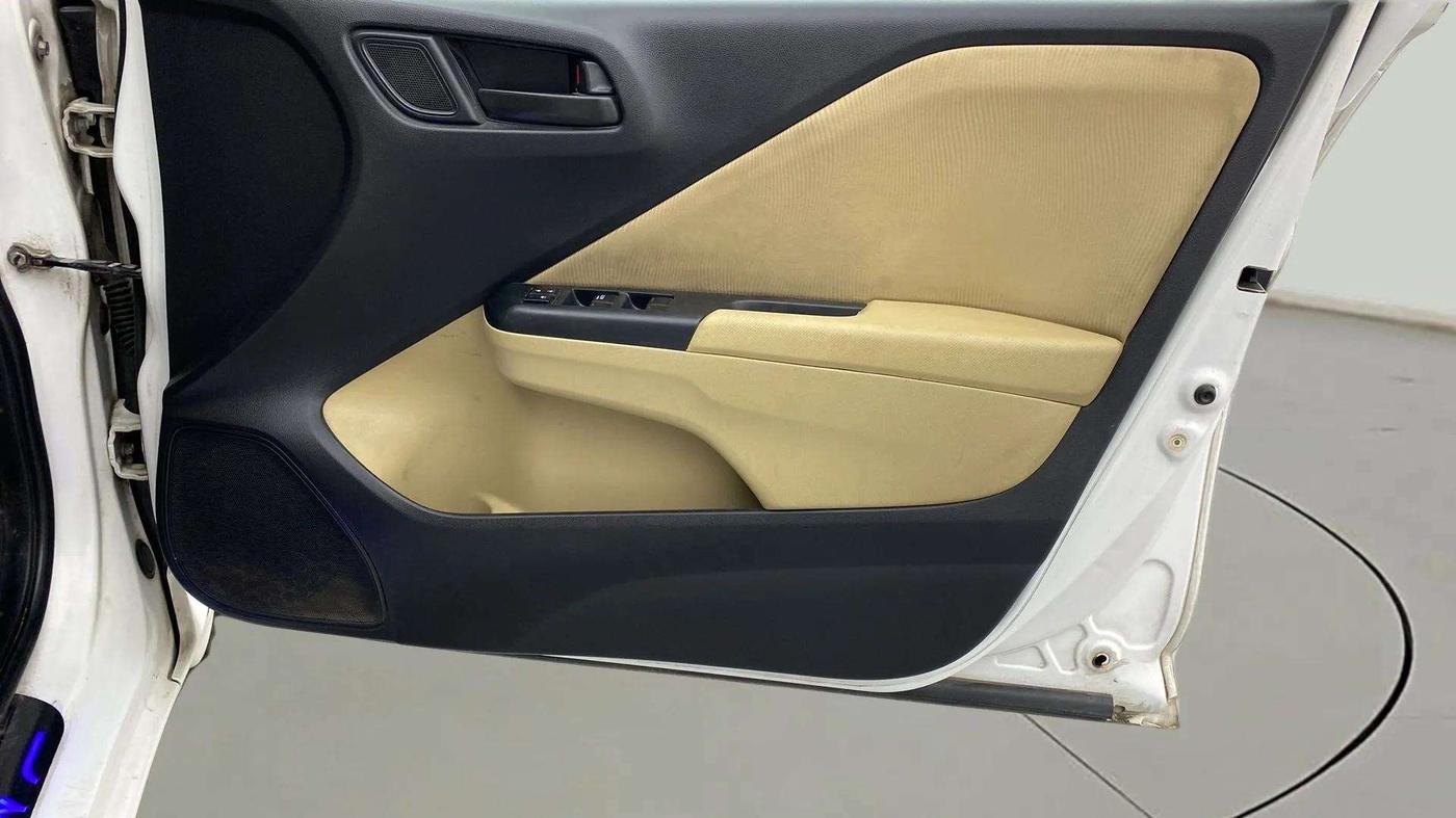 2016 Honda City 1.5L I-VTEC SV CVT, Petrol, Automatic, 48,023 km, Driver Side Door Panels Control