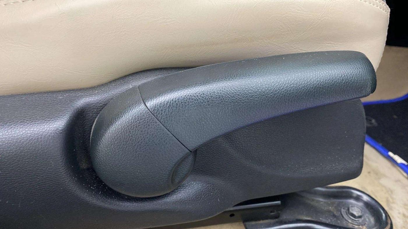 2016 Honda City 1.5L I-VTEC SV CVT, Petrol, Automatic, 48,023 km, Driver Side Adjustment Panel