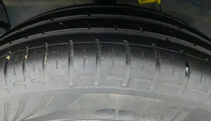 2020 Hyundai GRAND I10 NIOS SPORTZ PETROL, Petrol, Manual, 31,920 km, Right Rear Tyre Tread