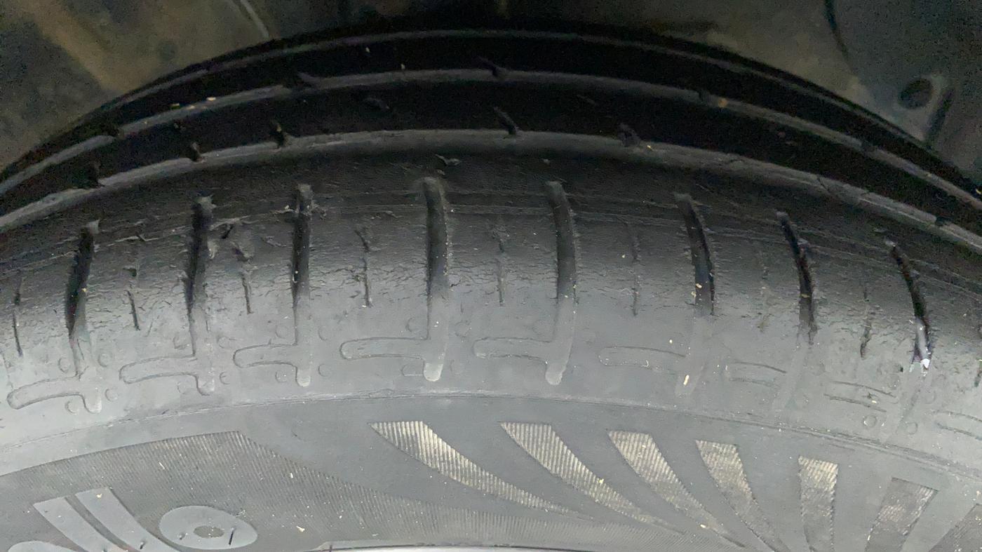 2020 Hyundai GRAND I10 NIOS SPORTZ PETROL, Petrol, Manual, 31,920 km, Right Front Tyre Tread