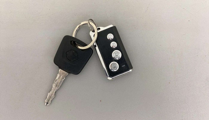 2023 Nissan MAGNITE  XE AMT EZ Shift, Petrol, Automatic, 15,832 km, Key Close Up
