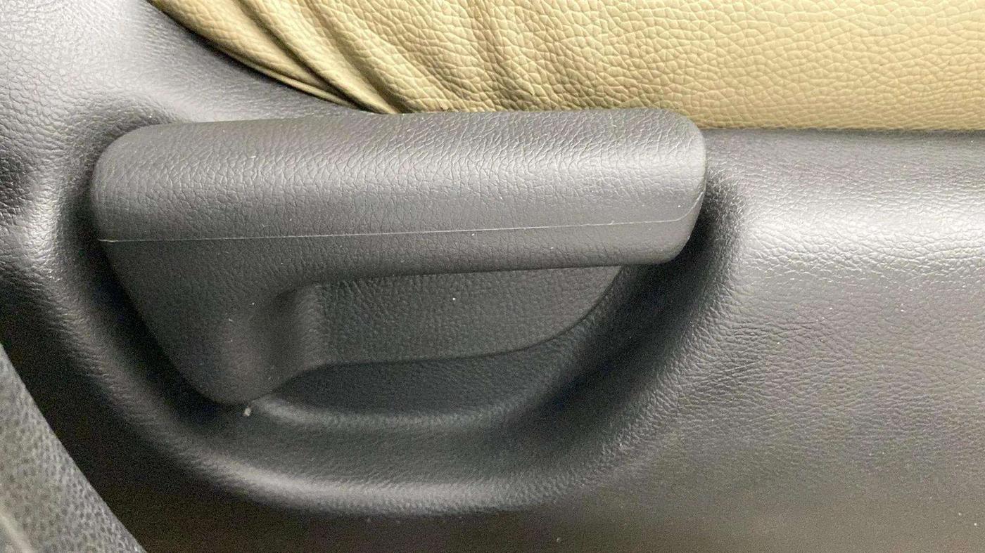 2017 Honda City 1.5L I-VTEC V MT, Petrol, Manual, 26,260 km, Driver Side Adjustment Panel