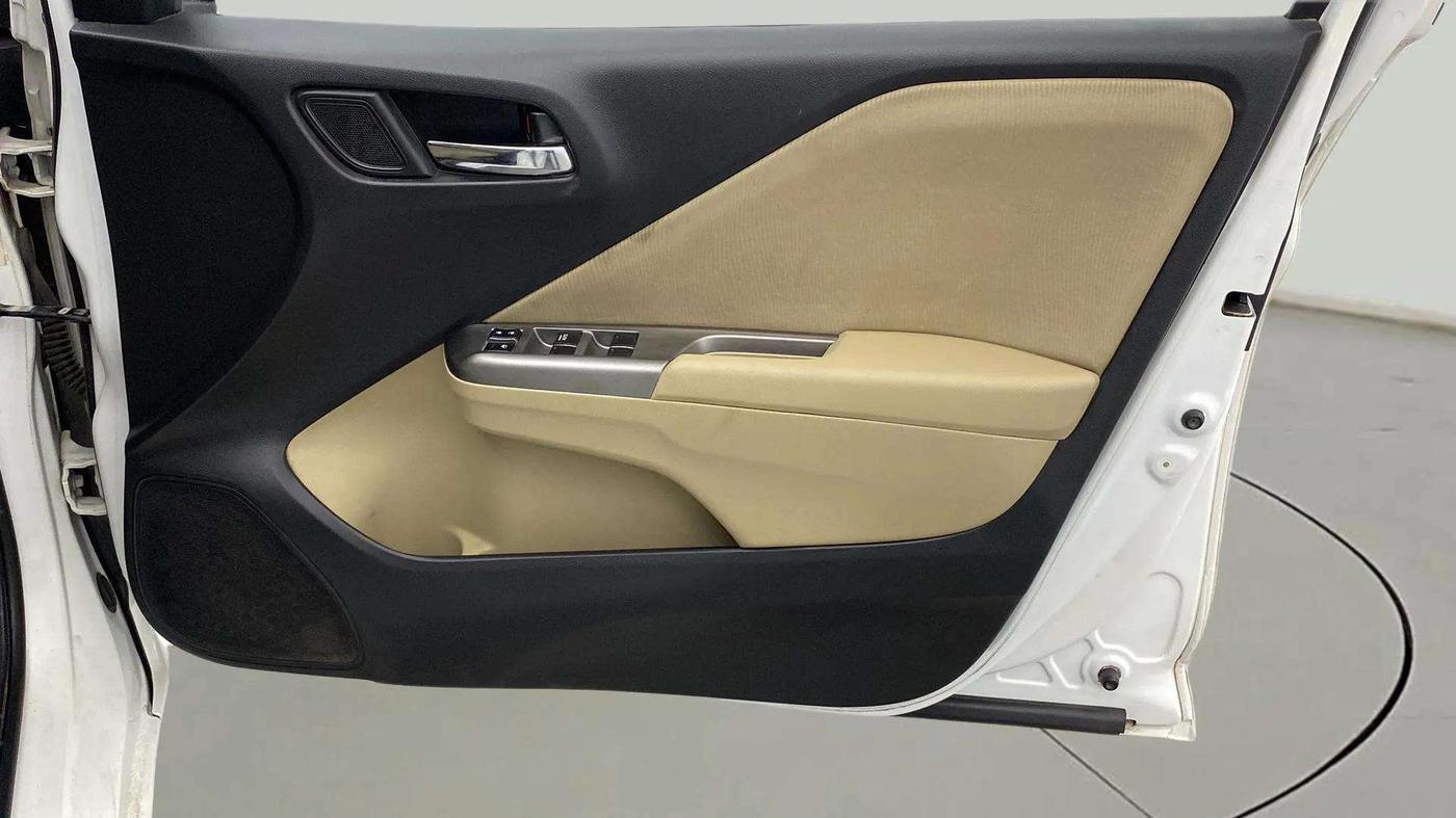 2017 Honda City 1.5L I-VTEC V MT, Petrol, Manual, 26,260 km, Driver Side Door Panels Control