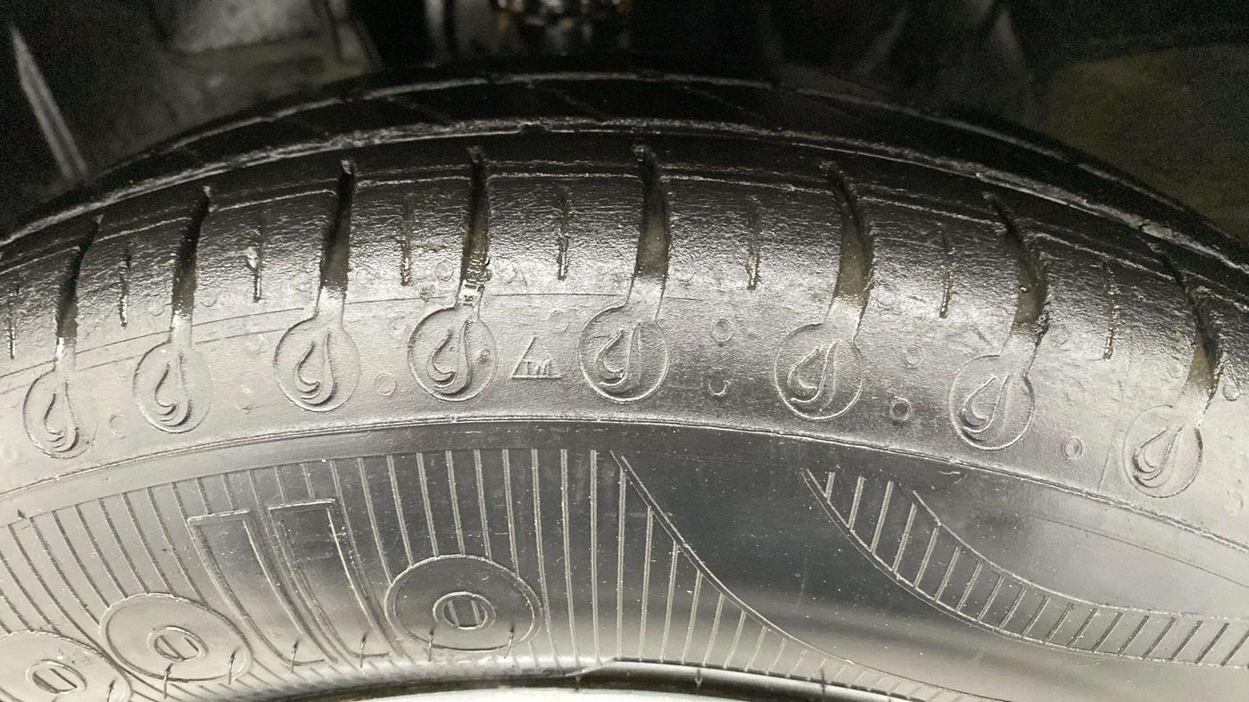 2021 Datsun Redi Go A, Petrol, Manual, 71,801 km, Left Front Tyre Tread