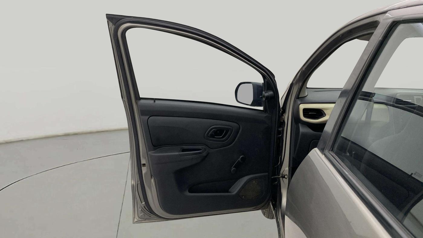 2021 Datsun Redi Go A, Petrol, Manual, 71,801 km, LHS Front Door
