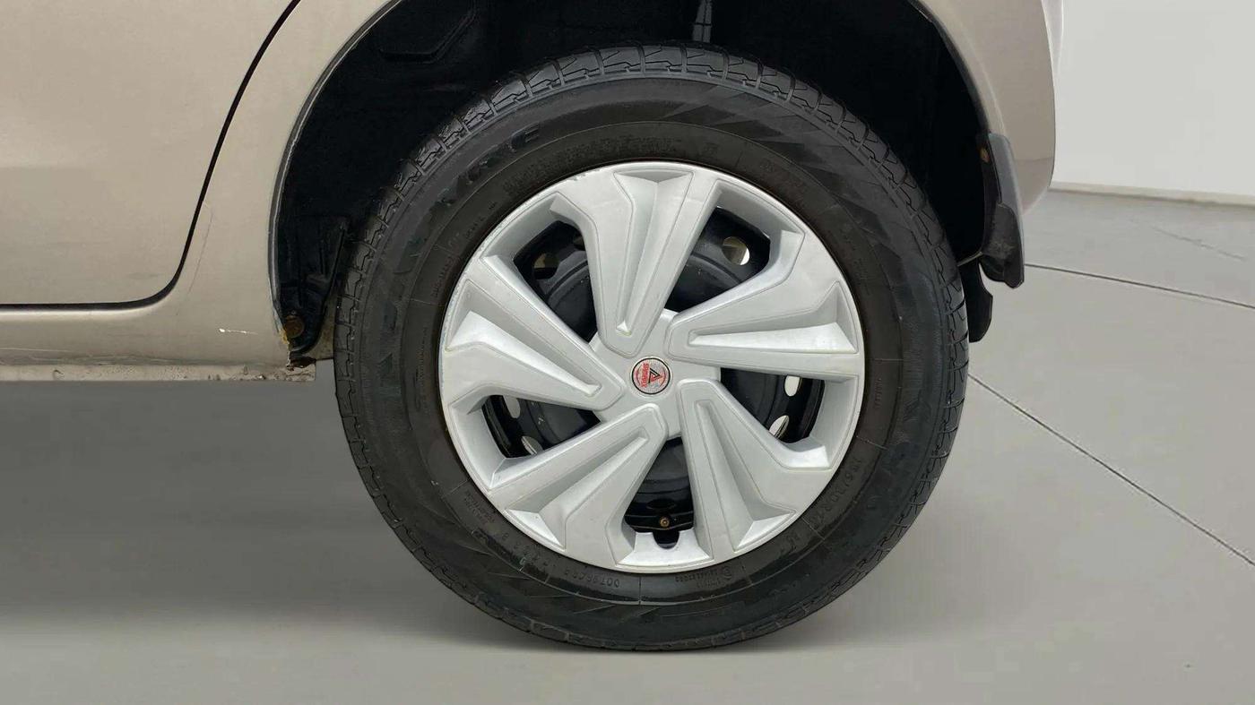 2021 Datsun Redi Go A, Petrol, Manual, 71,801 km, Left Rear Wheel
