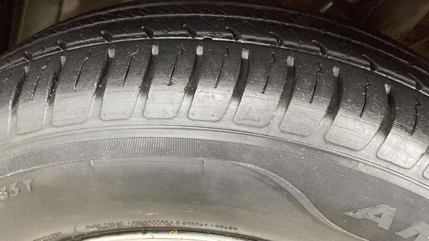 2020 Maruti Swift LXI, Petrol, Manual, 45,696 km, Left Rear Tyre Tread