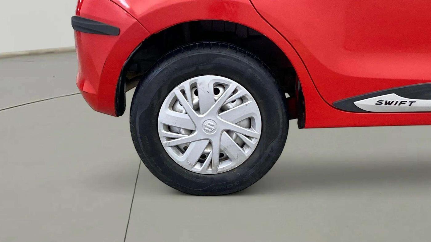 2020 Maruti Swift LXI, Petrol, Manual, 45,696 km, Right Rear Wheel