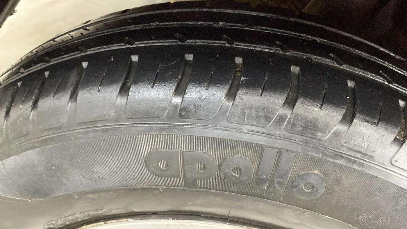 2020 Maruti Swift LXI, Petrol, Manual, 45,696 km, Left Front Tyre Tread