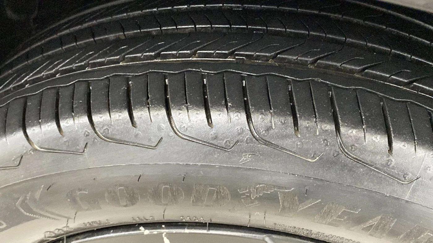 2023 Maruti FRONX ZETA 1.0 TURBO MT, Petrol, Manual, 11,425 km, Right Front Tyre Tread