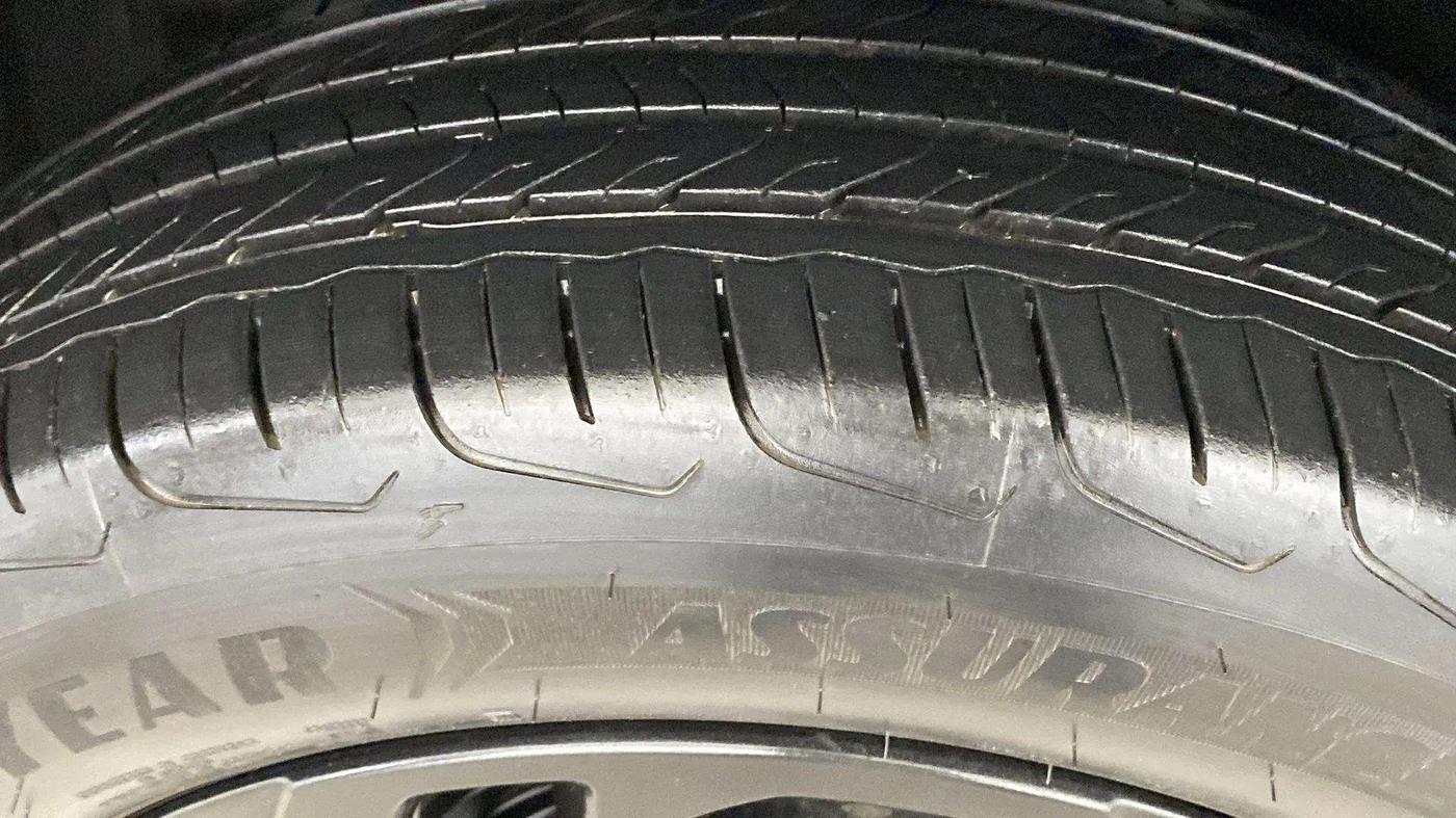 2023 Maruti FRONX ZETA 1.0 TURBO MT, Petrol, Manual, 11,425 km, Left Front Tyre Tread