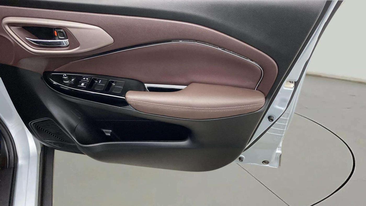 2023 Maruti FRONX ZETA 1.0 TURBO MT, Petrol, Manual, 11,425 km, Driver Side Door Panels Control