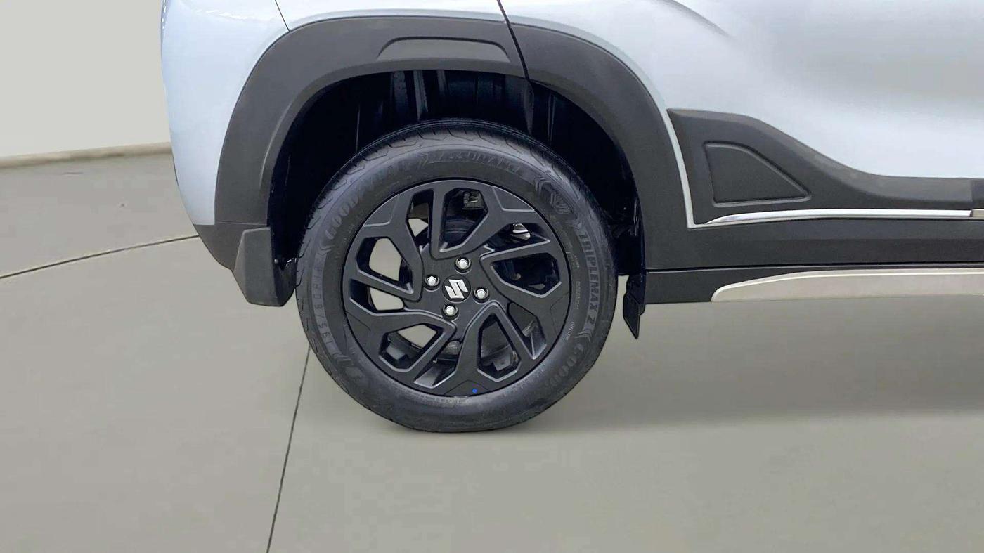 2023 Maruti FRONX ZETA 1.0 TURBO MT, Petrol, Manual, 11,425 km, Right Rear Wheel