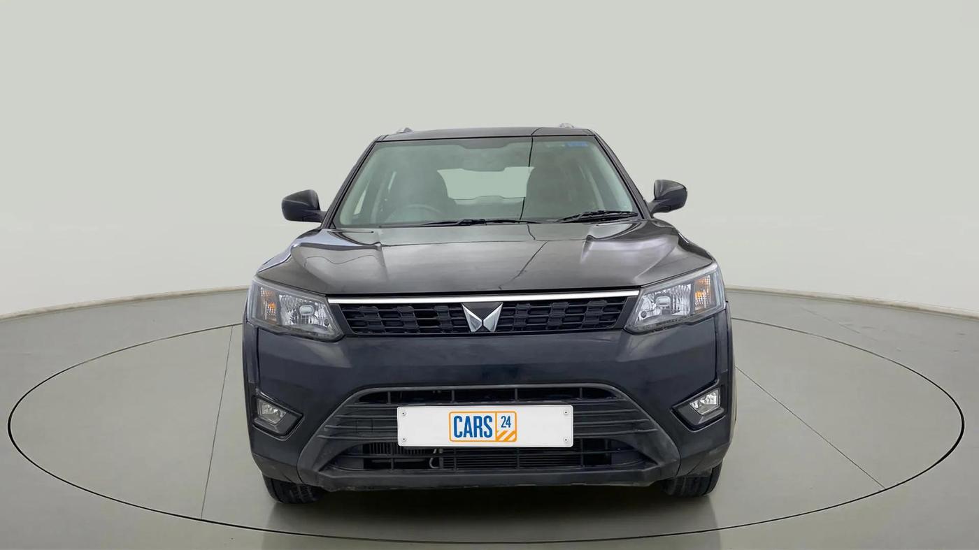 2023 Mahindra XUV300 W4 1.2 PETROL, Petrol, Manual, 6,800 km, Front