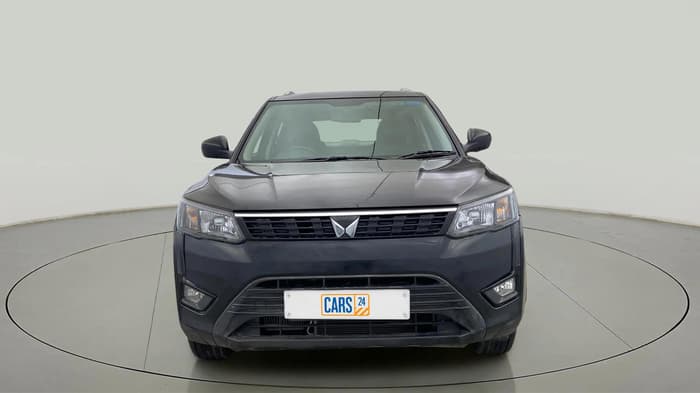 2023 Mahindra XUV300 W4 1.2 PETROL, Petrol, Manual, 6,800 km, Front