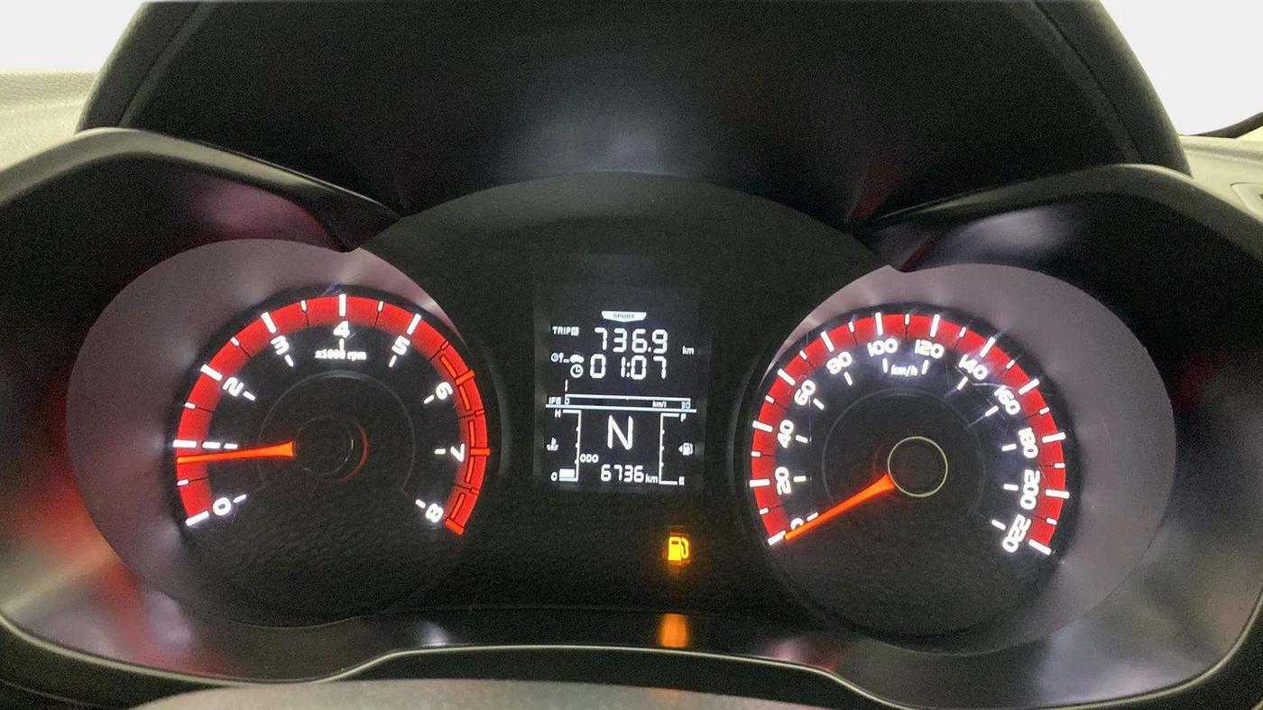 2023 Mahindra XUV300 W4 1.2 PETROL, Petrol, Manual, 6,800 km, Odometer Image