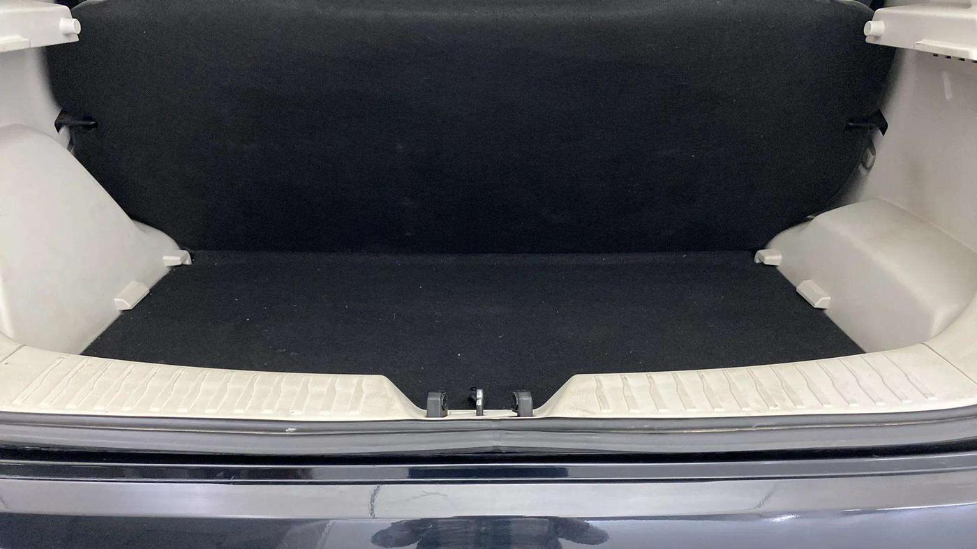 2023 Mahindra XUV300 W4 1.2 PETROL, Petrol, Manual, 6,800 km, Boot Inside