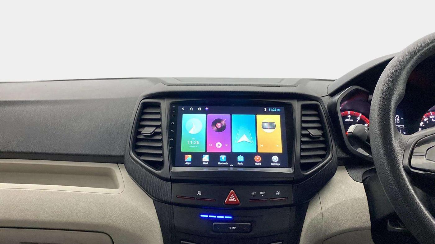2023 Mahindra XUV300 W4 1.2 PETROL, Petrol, Manual, 6,800 km, Air Conditioner