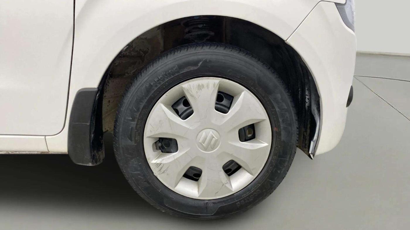 2023 Maruti New Wagon-R VXI 1.0, CNG, Manual, 27,451 km, Right Front Wheel