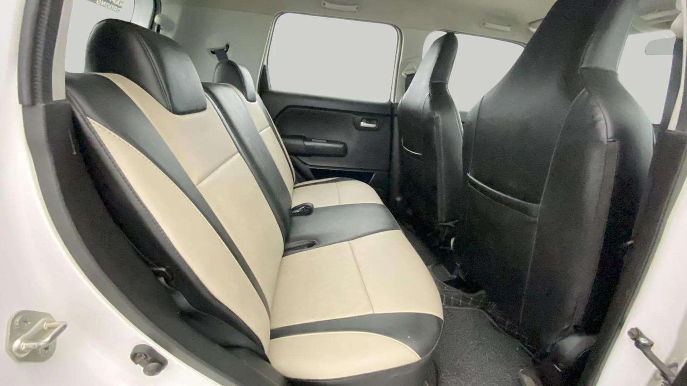 2023 Maruti New Wagon-R VXI 1.0, CNG, Manual, 27,451 km, Right Side Rear Door Cabin