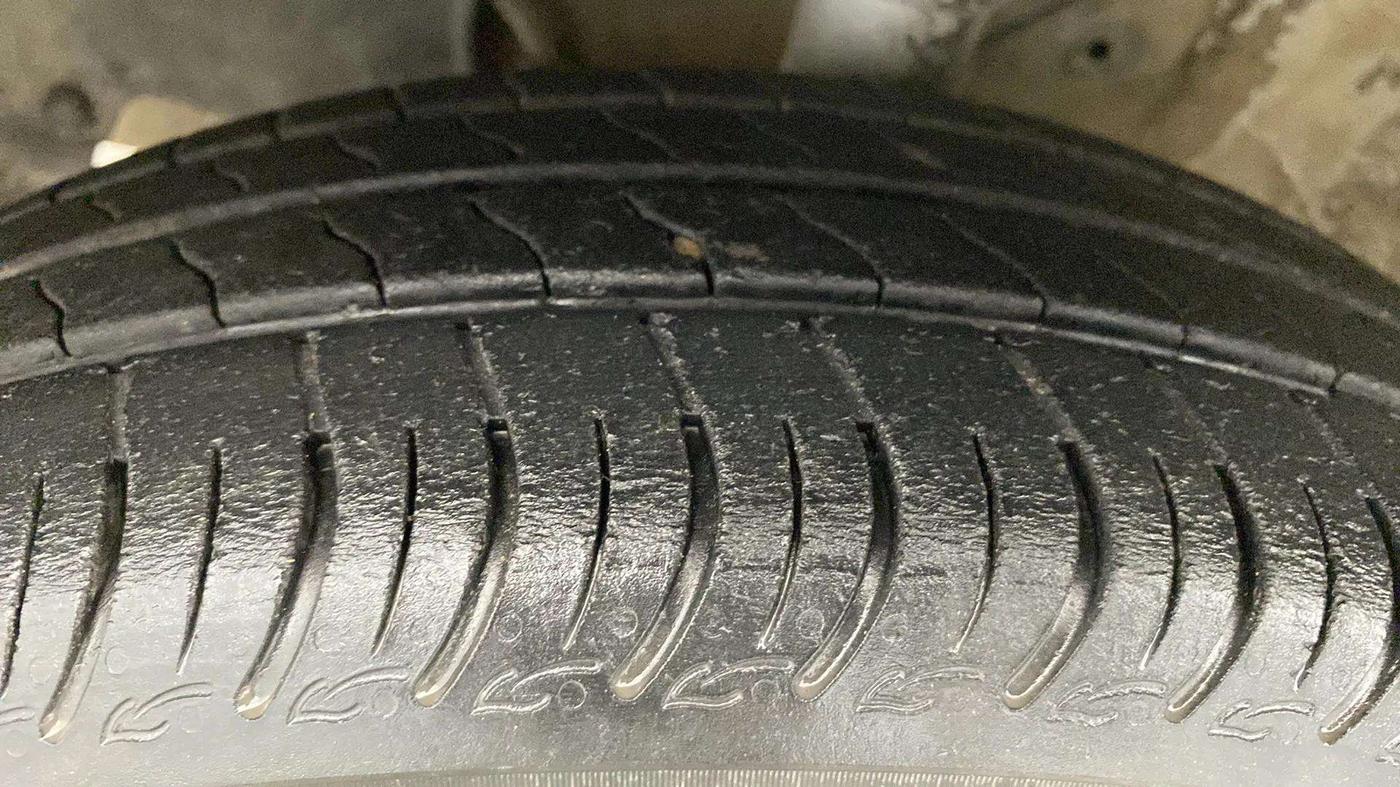 2023 Maruti New Wagon-R VXI 1.0, CNG, Manual, 27,451 km, Left Front Tyre Tread