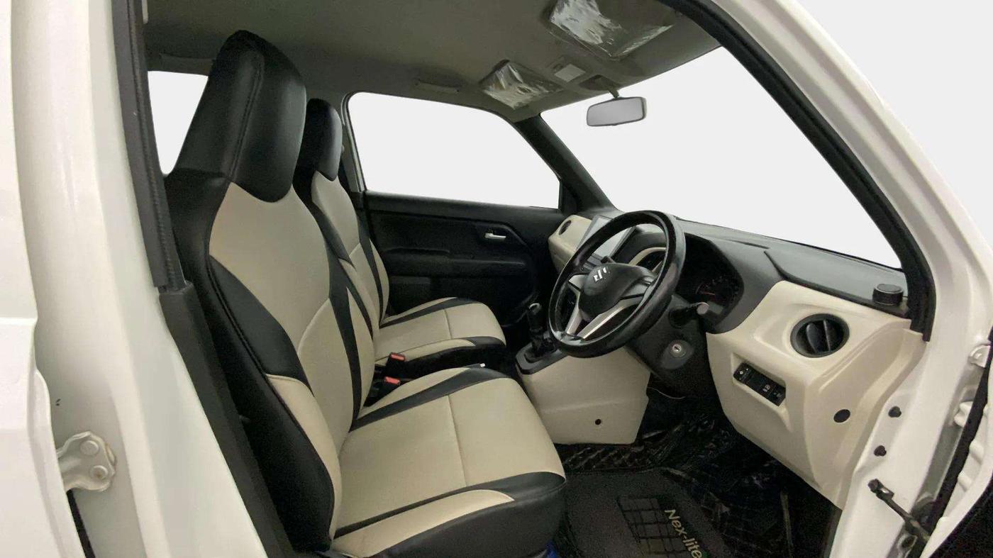 2023 Maruti New Wagon-R VXI 1.0, CNG, Manual, 27,451 km, Right Side Front Door Cabin