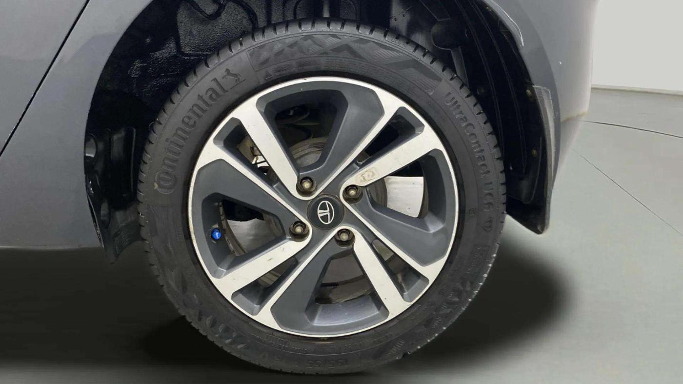 2021 Tata ALTROZ XZ DIESEL, Diesel, Manual, 52,698 km, Left Rear Wheel