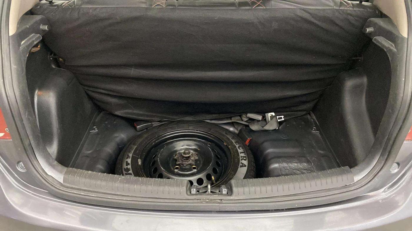 2015 Hyundai Grand i10 SPORTZ 1.2 KAPPA VTVT, Petrol, Manual, 81,443 km, Boot Inside