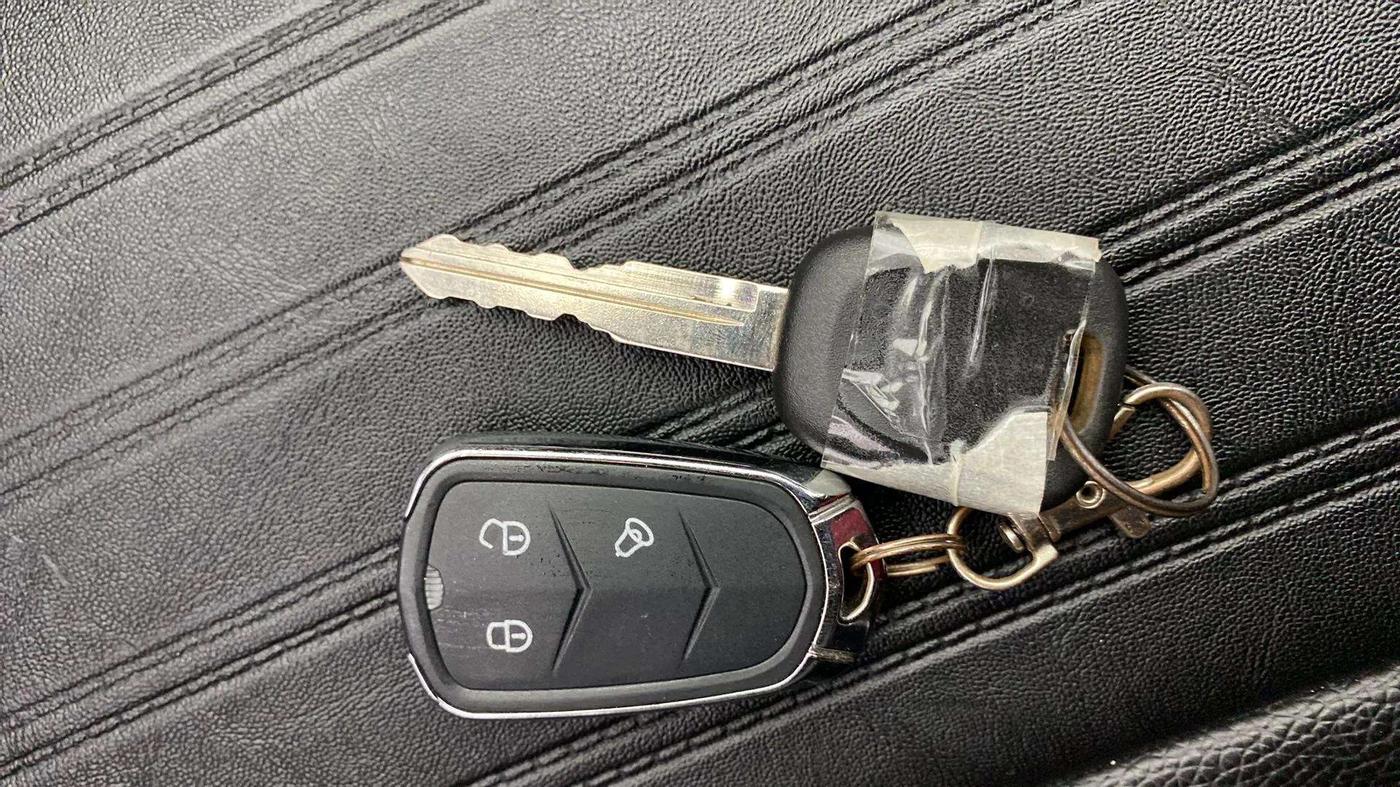 2024 Maruti Alto K10 VXI AMT, Petrol, Automatic, 1,359 km, Key Close Up