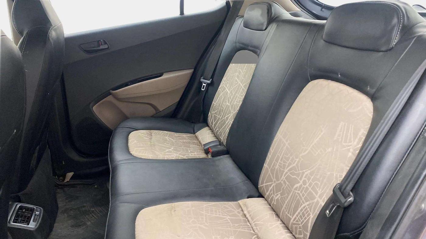 2018 Hyundai Grand i10 MAGNA 1.2 KAPPA VTVT, CNG, Manual, 77,240 km, Right Side Rear Door Cabin