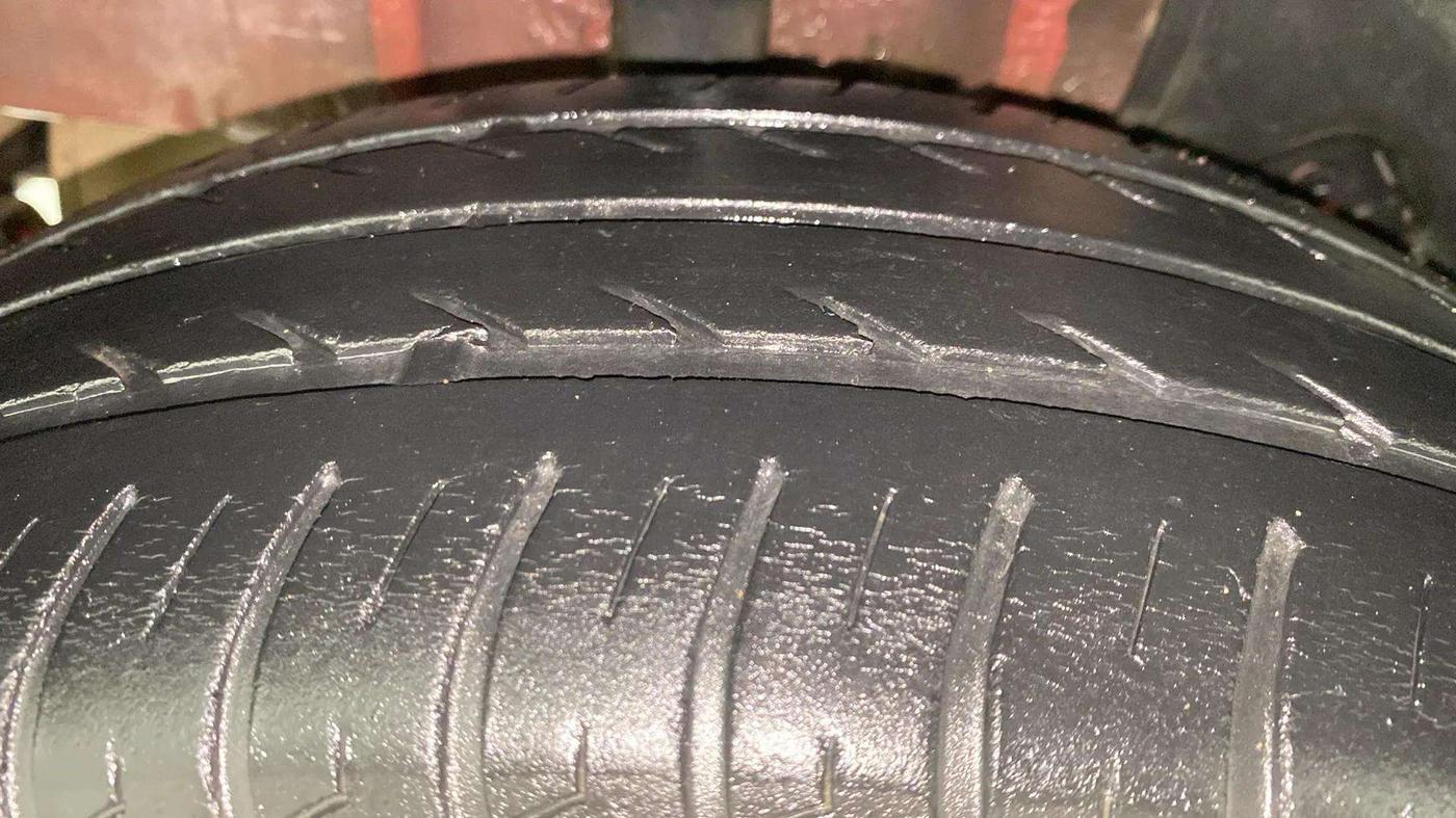 2016 Tata Tiago XT PETROL, Petrol, Manual, 34,296 km, Right Rear Tyre Tread
