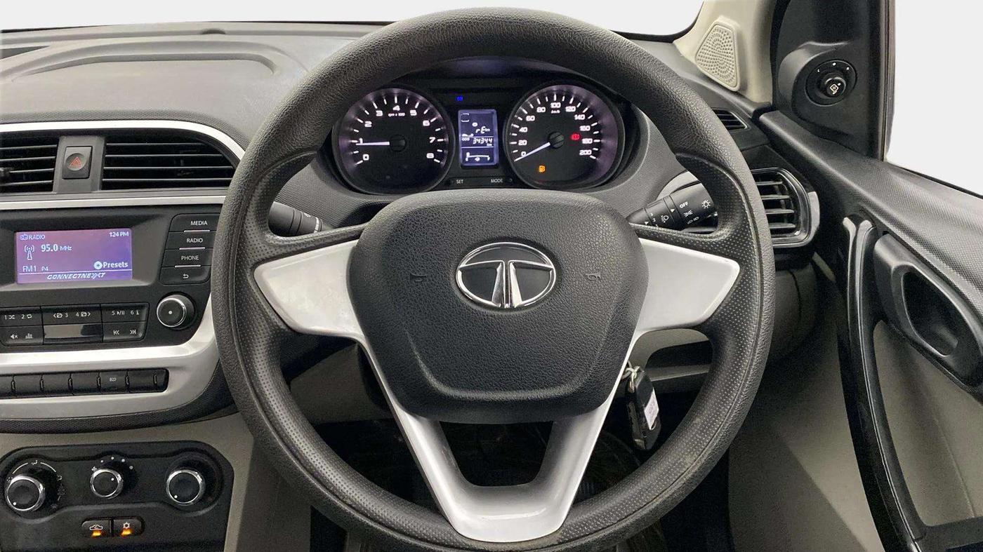 2016 Tata Tiago XT PETROL, Petrol, Manual, 34,296 km, Steering Wheel Close Up