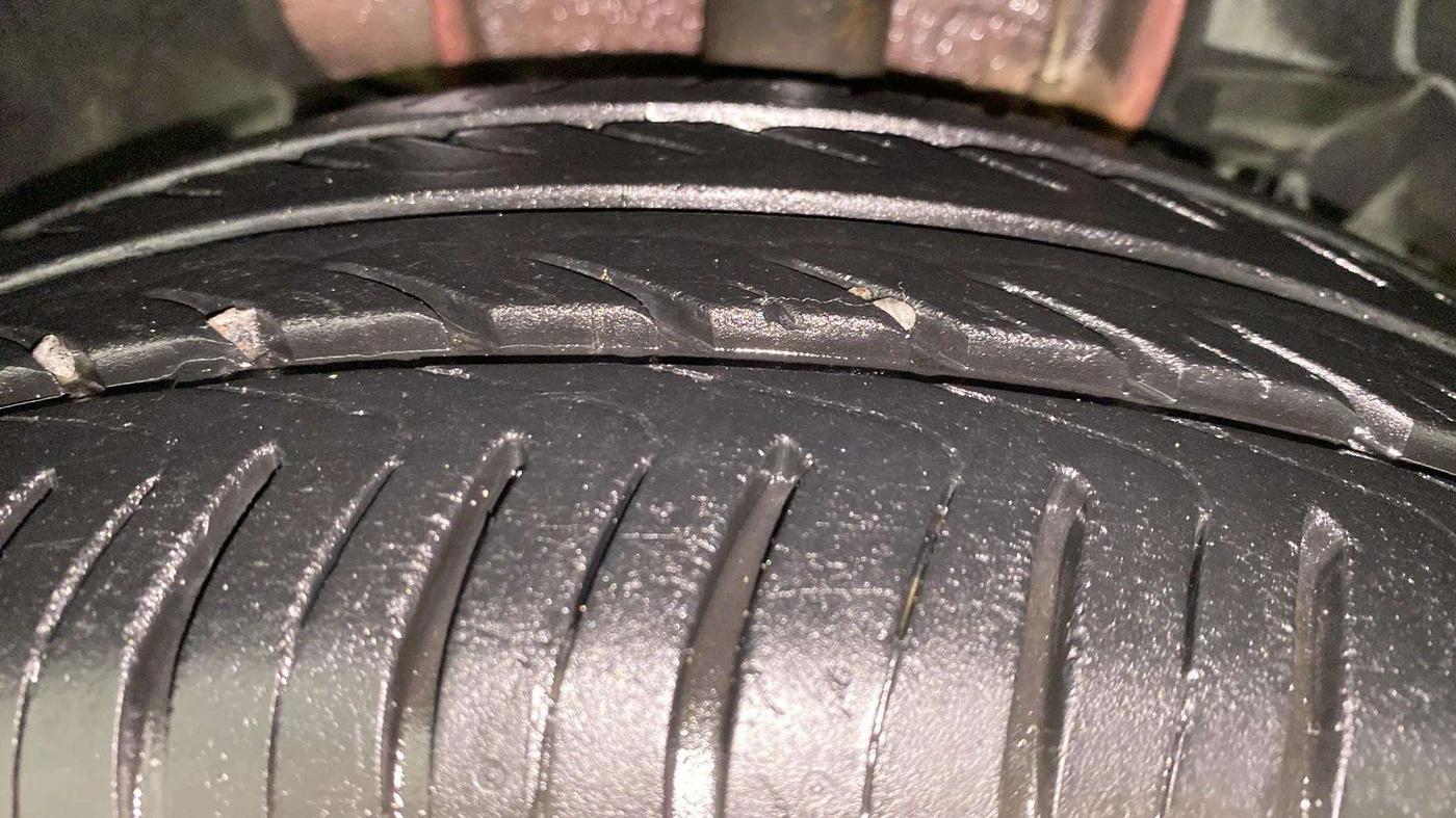 2016 Tata Tiago XT PETROL, Petrol, Manual, 34,296 km, Right Front Tyre Tread