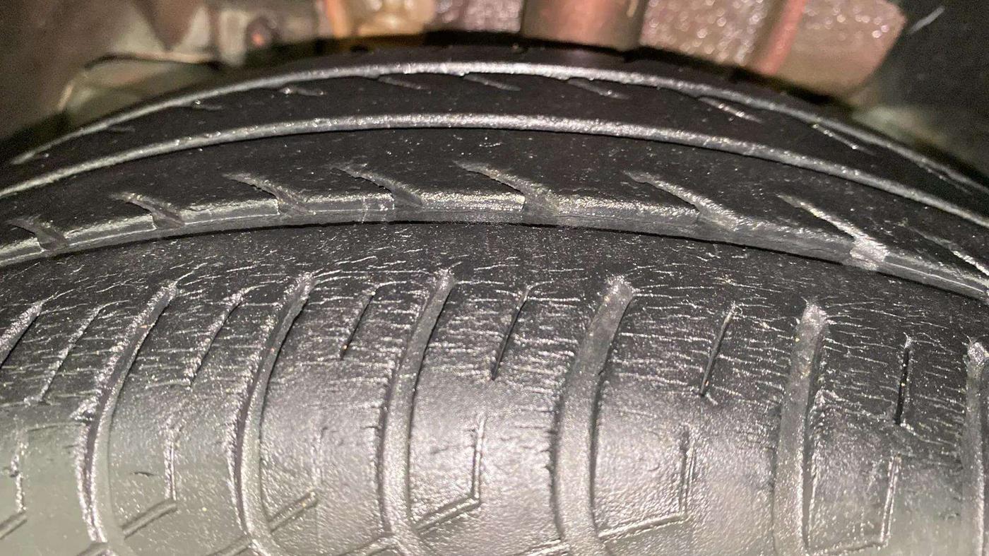 2016 Tata Tiago XT PETROL, Petrol, Manual, 34,296 km, Left Front Tyre Tread