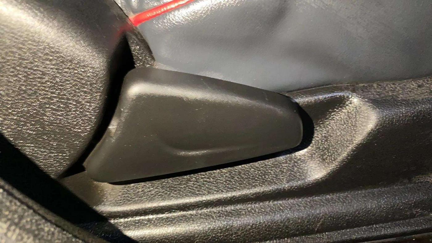 2018 Renault Kwid RXL, Petrol, Manual, 13,630 km, Driver Side Adjustment Panel