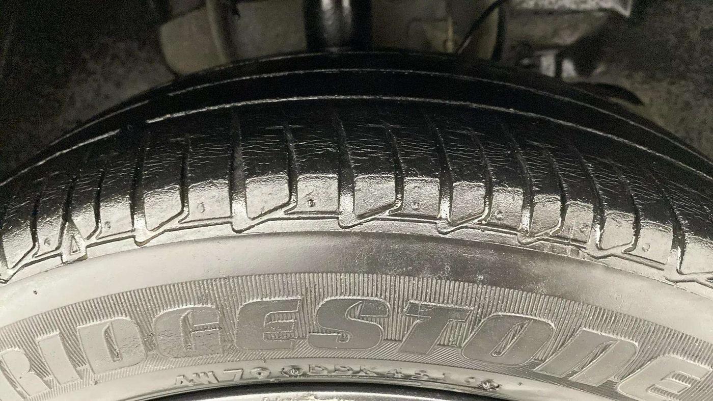 2019 Tata Tiago XZ PLUS PETROL, Petrol, Manual, 29,975 km, Right Front Tyre Tread
