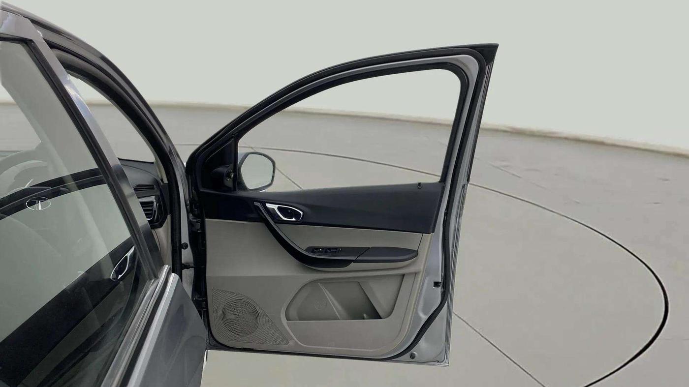 2019 Tata Tiago XZ PLUS PETROL, Petrol, Manual, 29,975 km, RHS Front Door