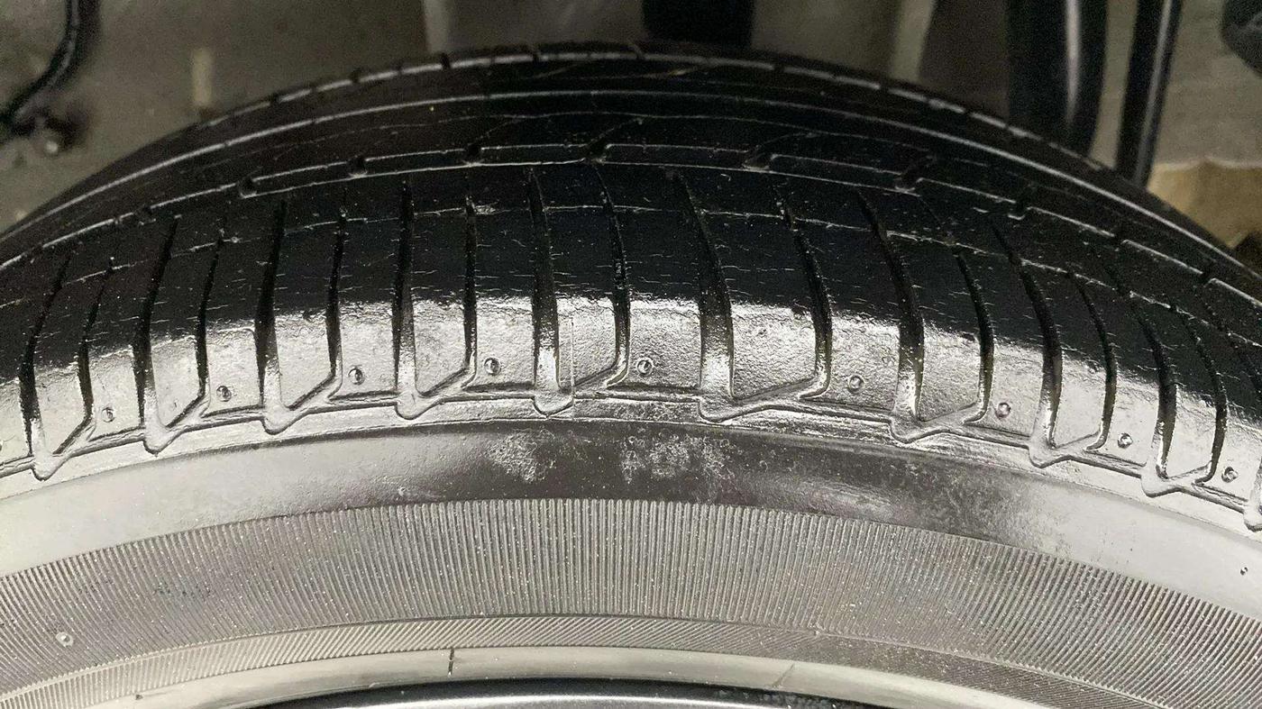 2019 Tata Tiago XZ PLUS PETROL, Petrol, Manual, 29,975 km, Left Rear Tyre Tread