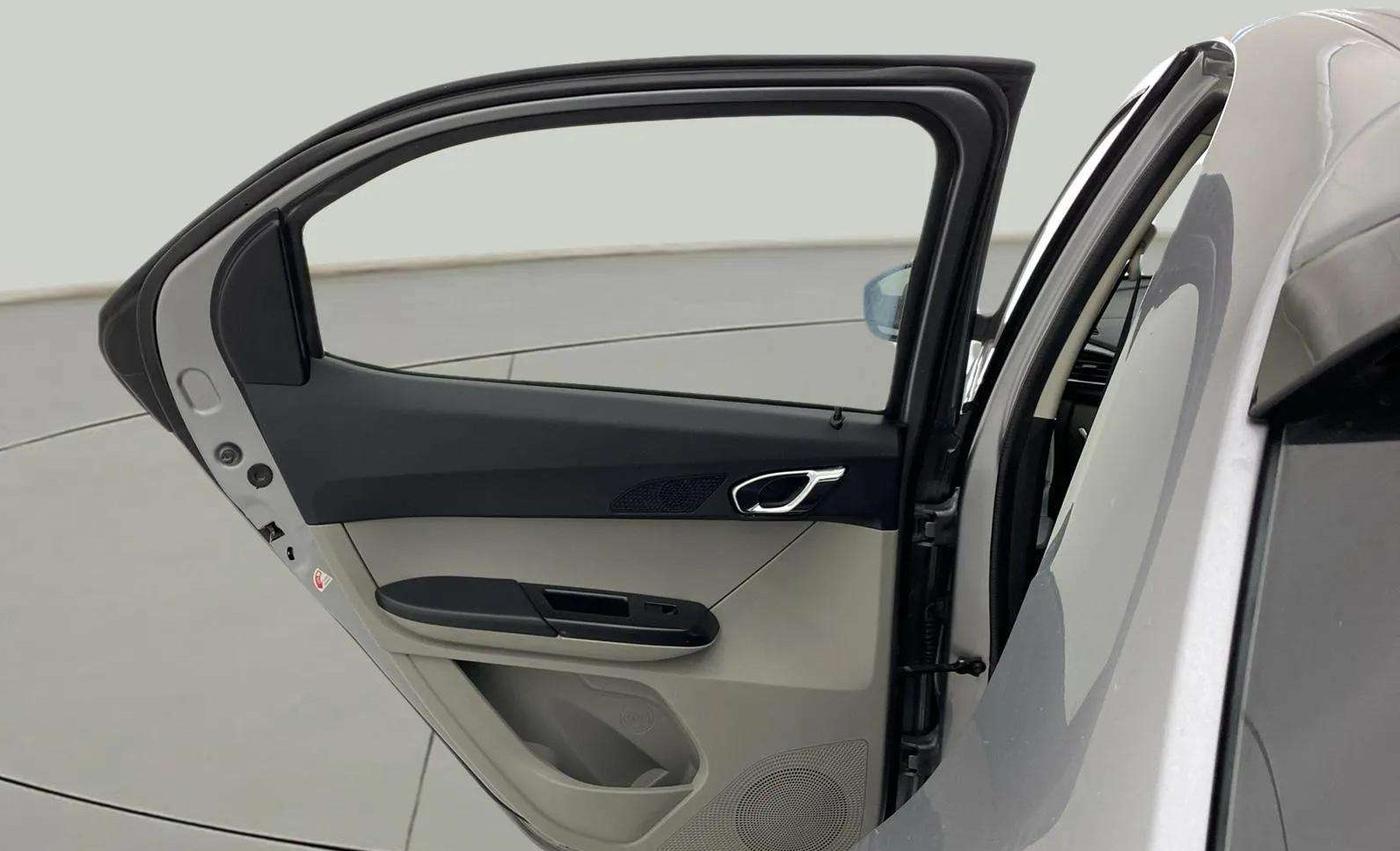 2019 Tata Tiago XZ PLUS PETROL, Petrol, Manual, 29,975 km, LHS Rear Door