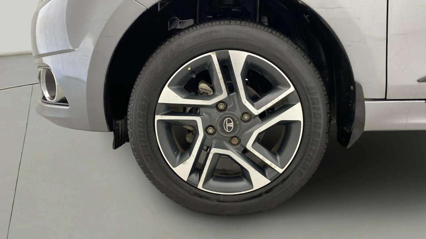 2019 Tata Tiago XZ PLUS PETROL, Petrol, Manual, 29,975 km, Left Front Wheel
