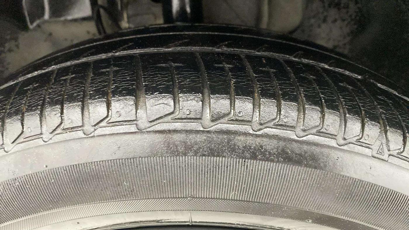 2019 Tata Tiago XZ PLUS PETROL, Petrol, Manual, 29,975 km, Left Front Tyre Tread