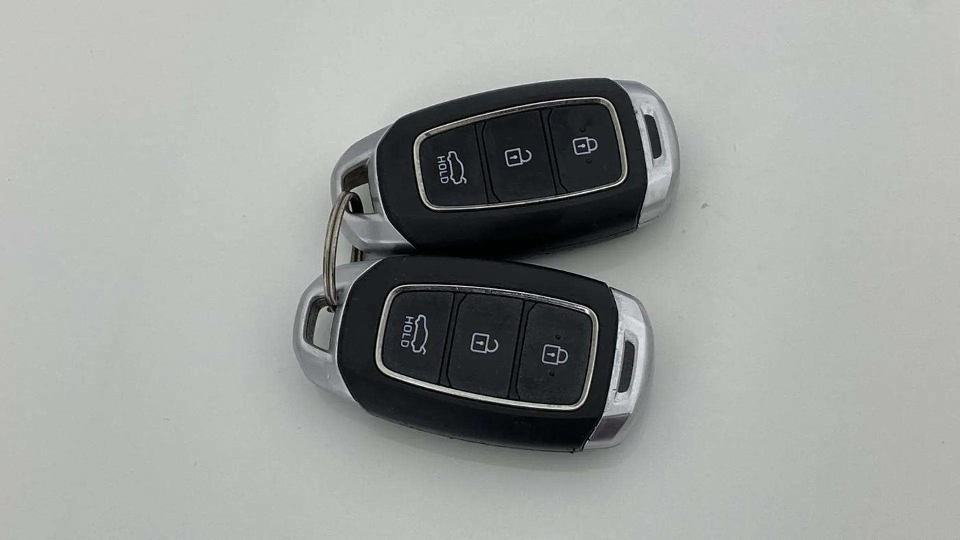 2019 Hyundai Verna 1.6 VTVT SX, Petrol, Manual, 33,588 km, Key Close Up